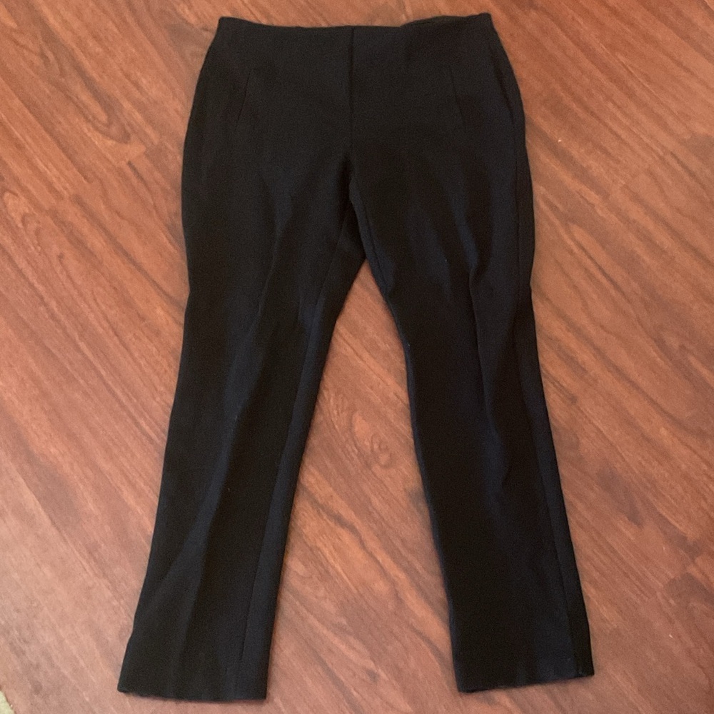 Chico's Classic Black Trousers with elastic waist size 0 ankle tall